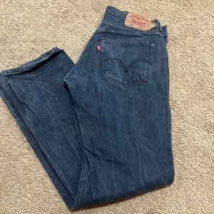 Men Levi’s jeans